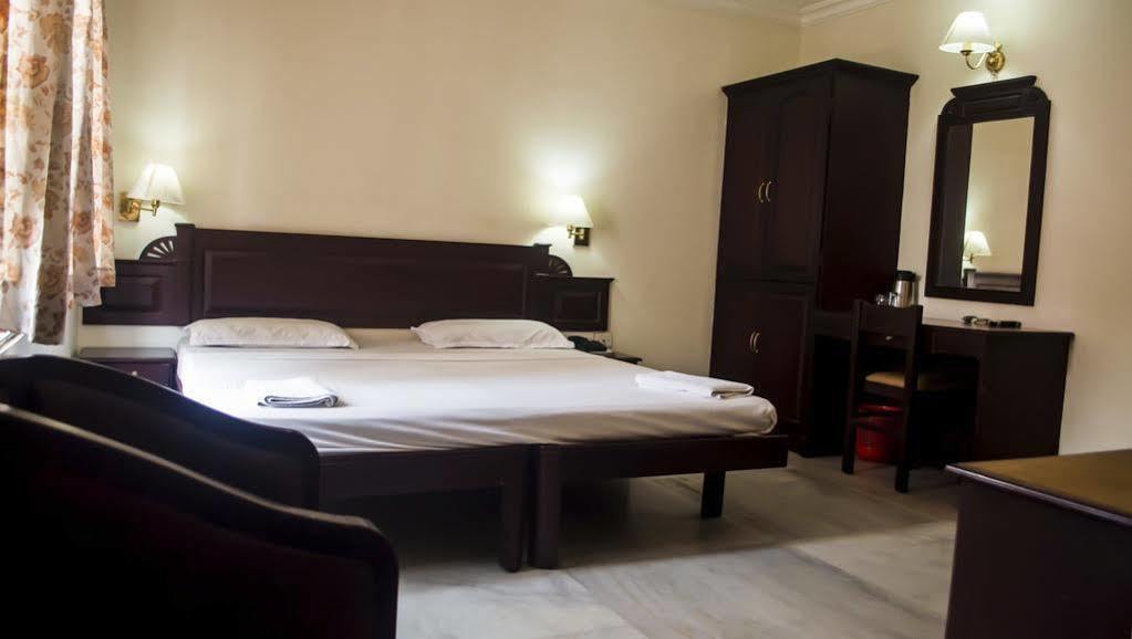 Hotel Archana Inn Kochi Kültér fotó
