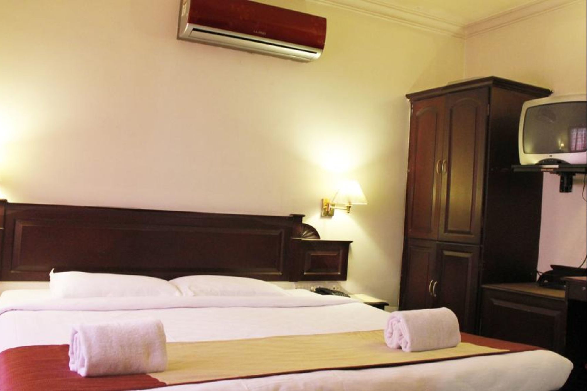 Hotel Archana Inn Kochi Kültér fotó